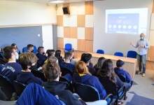 Estudantes do Ensino Médio participam de palestra sobre Energia Solar com representante da empresa Ecosul