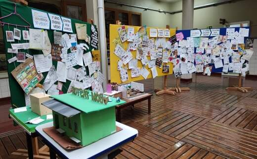 Exposio de 50 anos da Biblioteca do Bom Pastor rene trabalhos do Ensino Mdio