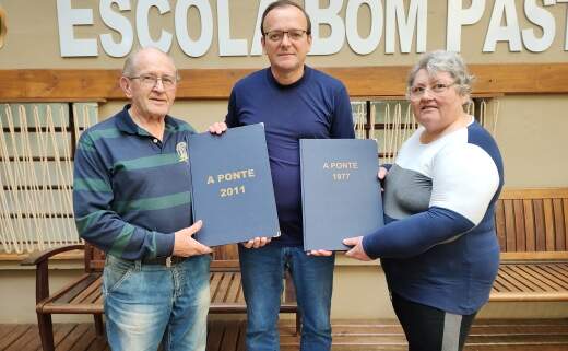 Escola Bom Pastor recebe mais de 30 volumes com edições impressas do Jornal A Ponte