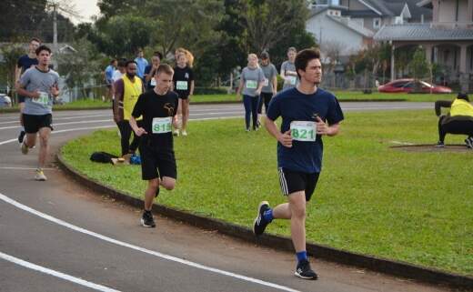 Atletas da Escola Tcnica Bom Pastor fizeram histria no Atletismo Municipal