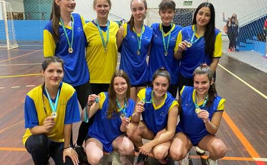 Equipe Feminina do Bompa conquista medalha de ouro no Municipal de Futsal