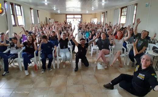 ESCOLA PROMOVE O PAPO DE RESPONSA